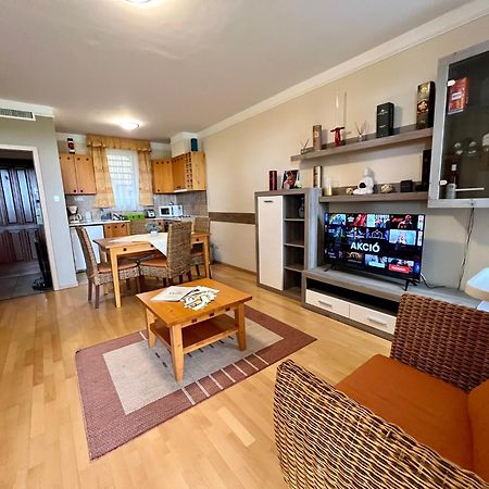Luxus Golf Apartment Bük Eksteriør bilde