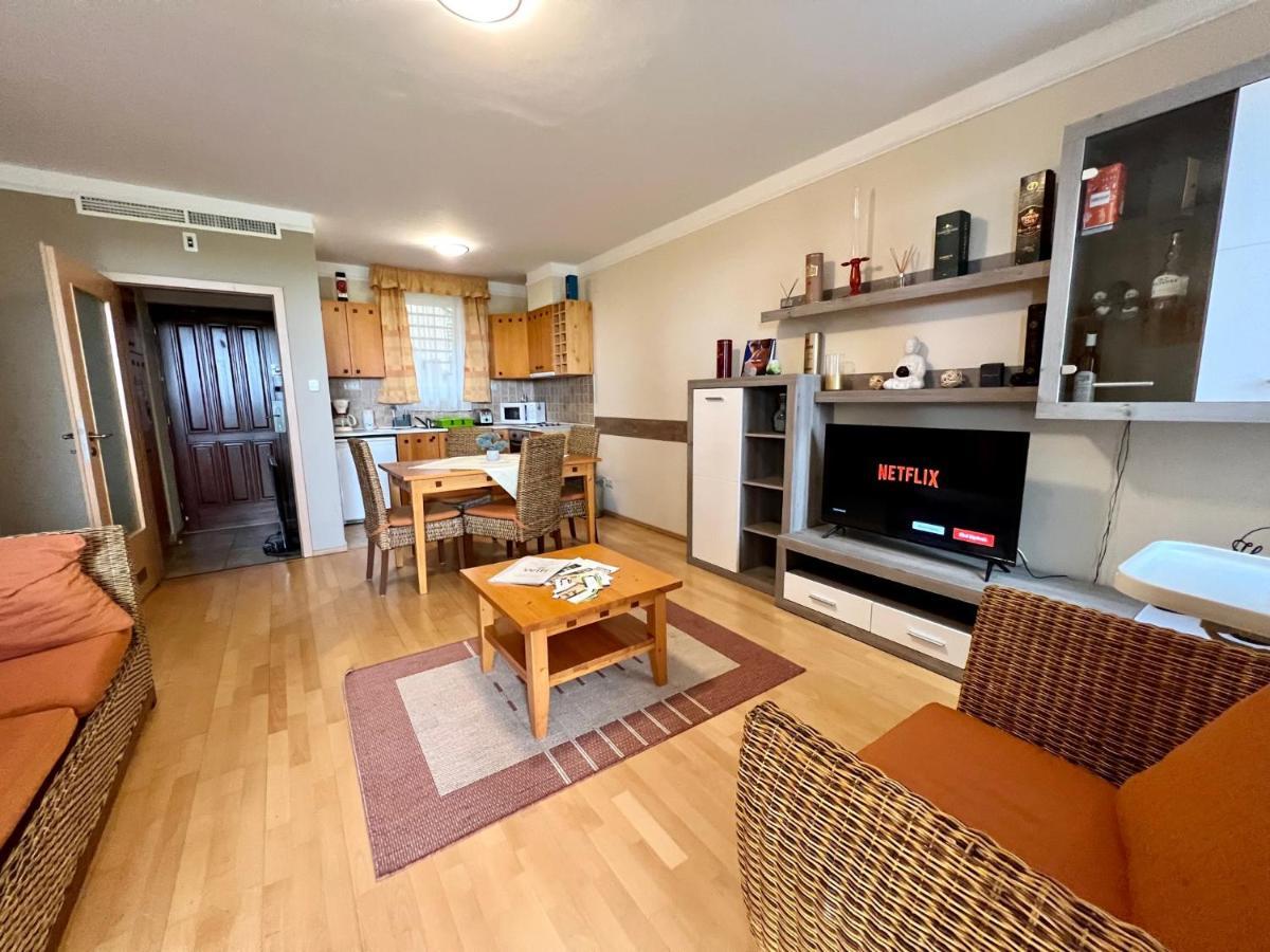 Luxus Golf Apartment Bük Eksteriør bilde